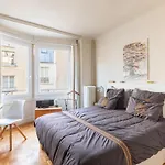 Copernic- Ci - Apt For 2 P 10 Min From Arc De Triomphe